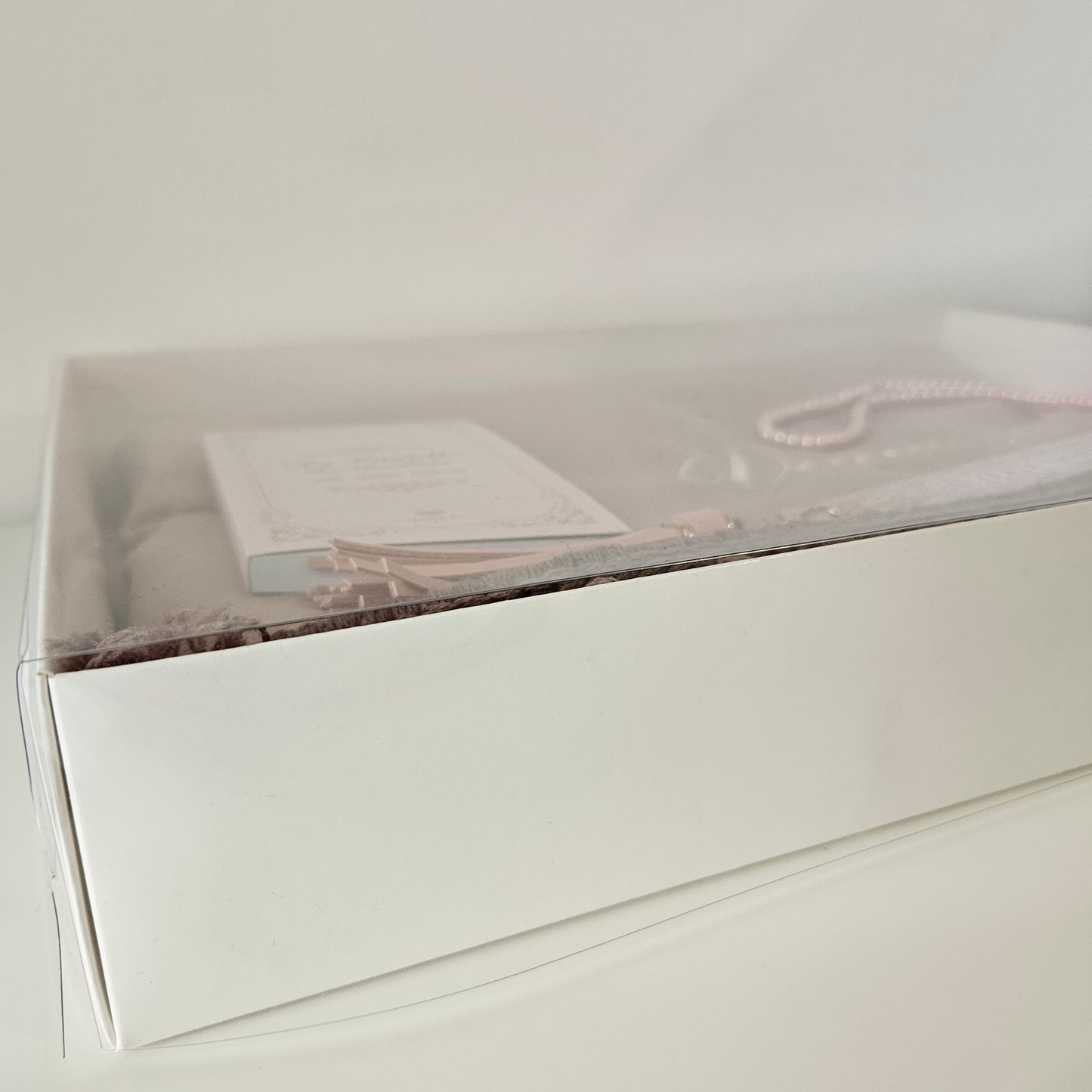 Coffret Tapis de prière personnalisé + 1 chapelet + 1 citadelle