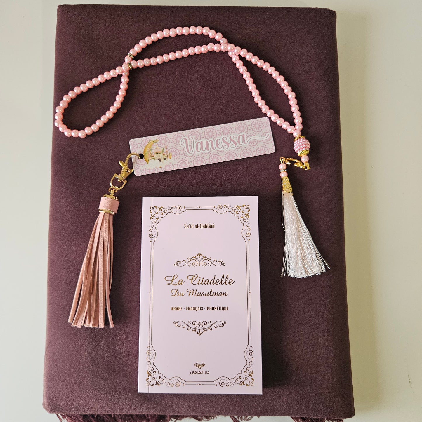 Coffret Tapis de prière personnalisé + 1 chapelet + 1 citadelle